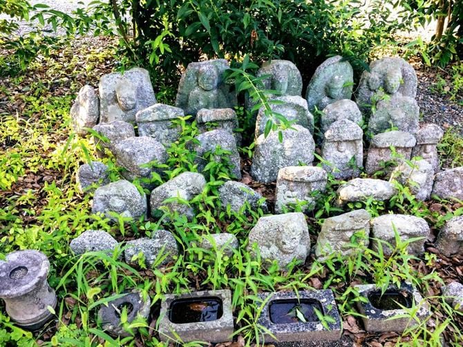 蓮台野に残る石仏群