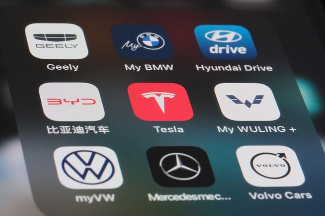 車アプリのブランドロゴ