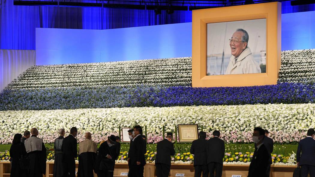 海水をドラム缶で炊いて作った塩を売り歩いた…少年時代の稲盛和夫の心を鍛えた｢闇市での経験｣ 子どもの頃から技術者向きだったことを彷彿とさせる
