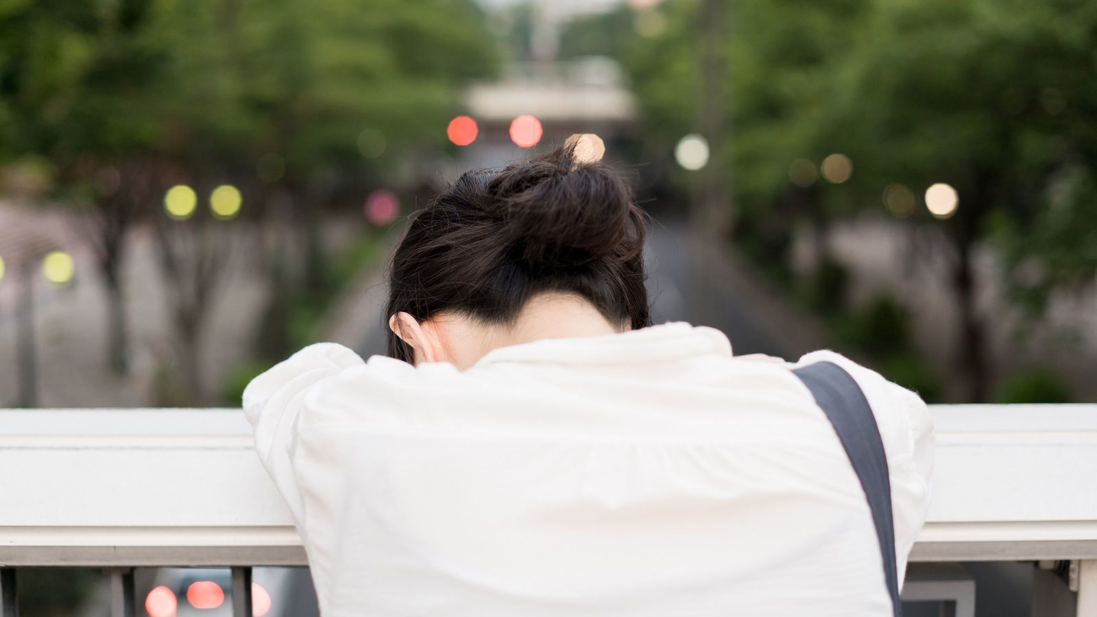 他人のトイレの回数を数える｢お局様｣の対処法 ｢他人の行動気になるマン｣の厄介さ