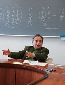 <strong>東京大学経済学研究科教授 武田晴人</strong>●1949年生まれ。72年、東京大学経済学部卒業。81年、同大学助教授。88年、同大学経済学博士。91年、同大学教授。96年、同大学大学院経済学研究科教授。近著に、『日本経済の事件簿』『日本人の経済観念』