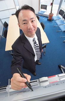 <strong>古市幸雄</strong>●ふるいち・ゆきお 東京都生まれ。英語発音社長。明治学院大学文学部英文科卒。読売新聞社写真部を経てニューヨーク州立大学にてMBA取得。著書に『「1日30分」を続けなさい！』『英会話学校に行かない人ほど、うまくなる』など。