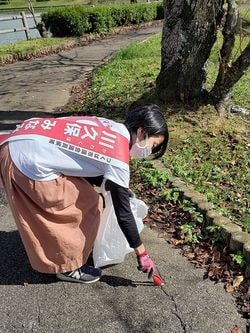 選挙活動中の川久保さん
