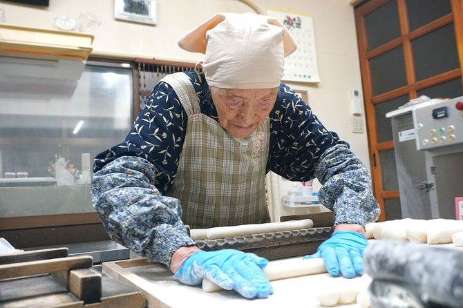 細長い形にして、道具に乗せる