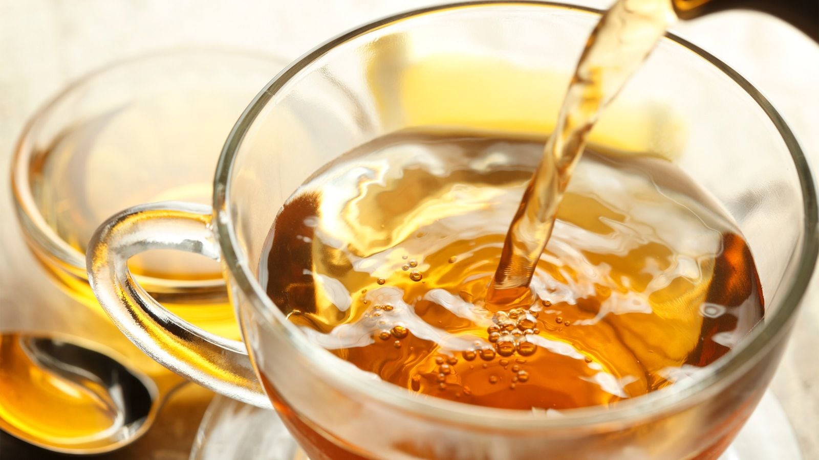 緑茶でも麦茶でもウーロン茶でもない…毎日飲むと｢体のだるさ｣が軽減されるスーパーで買える｢お茶｣の名前 ｢ヨクイニン｣が体内の水分を排出してくれる