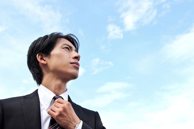 アジア系のビジネスマン