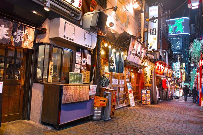 飲食店が立ち並ぶ繁華街