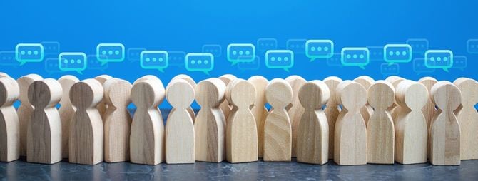 人々のうわさやコミュニケーションのイメージ