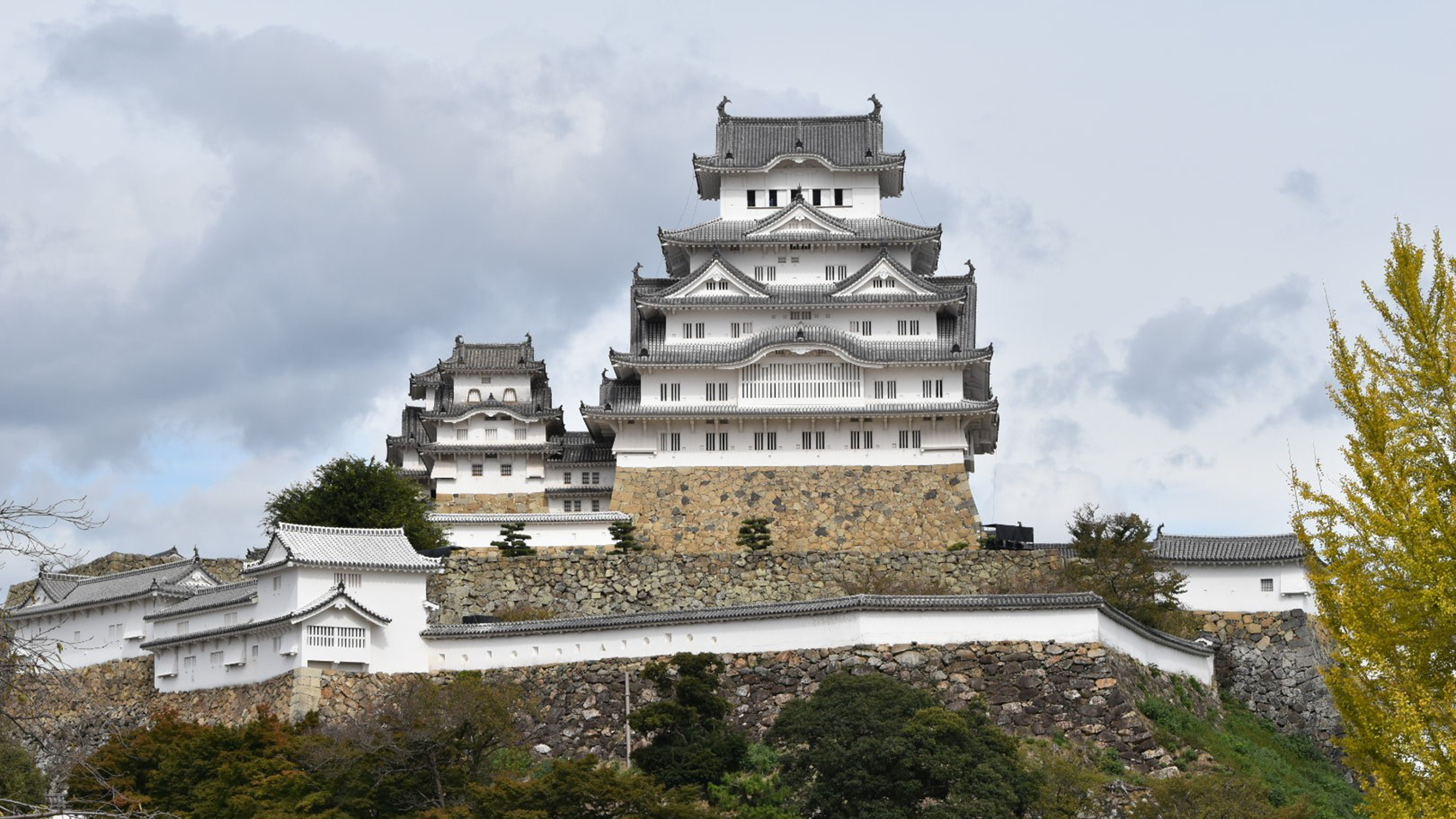 なぜ世界遺産・姫路城は圧倒的に美しいのか…同時期に建てられた名古屋
