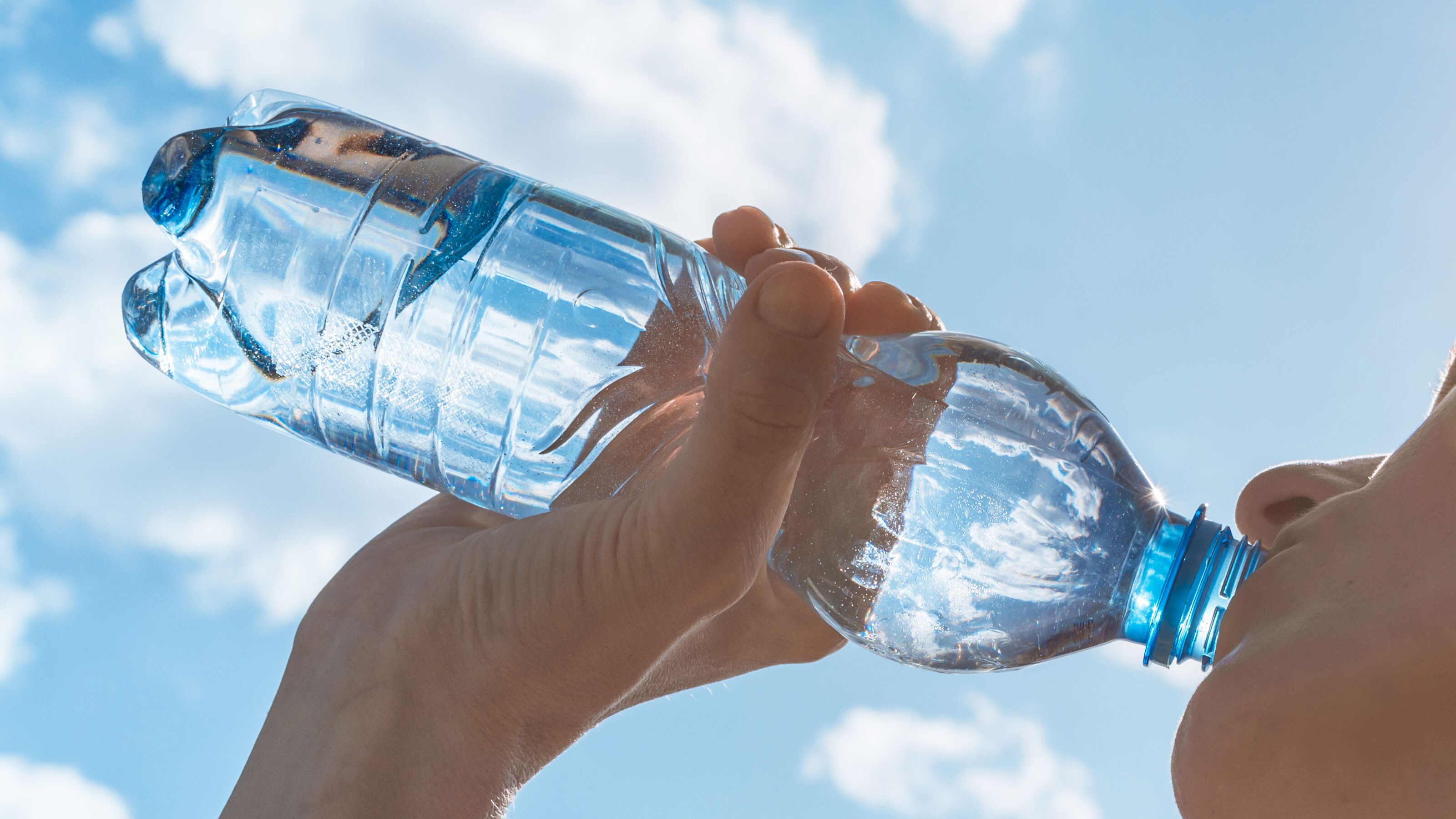 なぜ日本人は 甘い飲み物離れ をしているのか 無糖分野が清涼飲料市場を牽引 President Online プレジデントオンライン