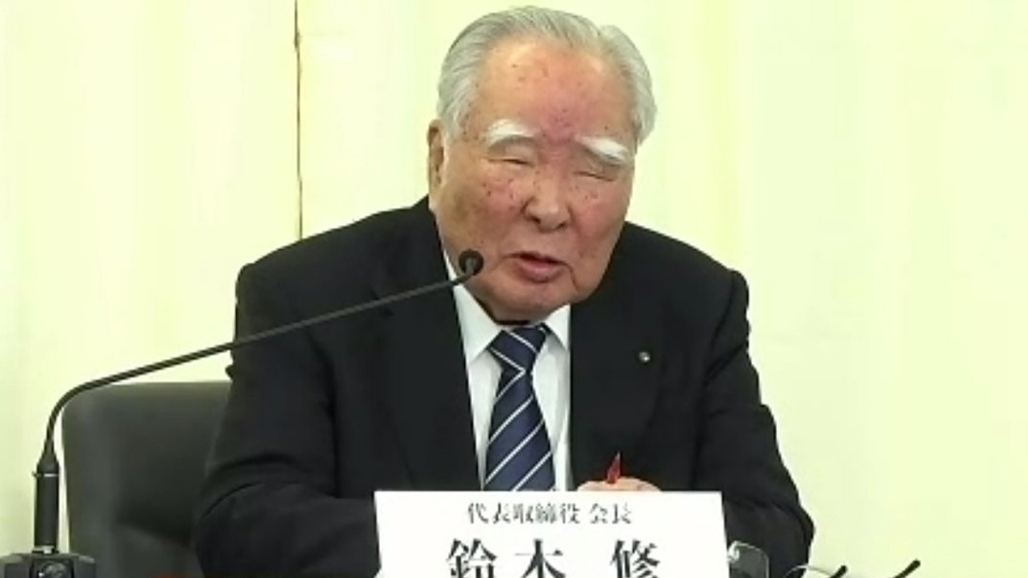 頼みの綱の鈴木修会長が退任｣軽自動車業界が中国製EVの台頭におびえるワケ 中国では｢47万円の4人乗り｣が人気 | PRESIDENT  Online（プレジデントオンライン）