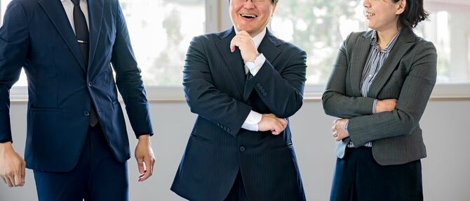 ビジネスマンたちの会話