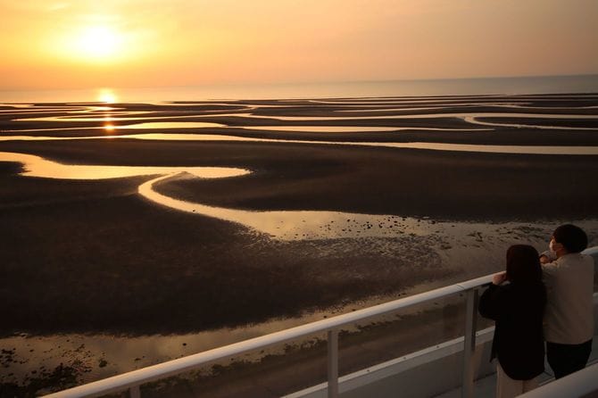 「日本の夕陽百選」選定の真玉海岸