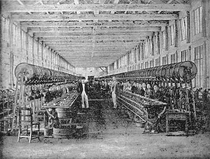 明治時代の富岡製糸工場（群馬県）