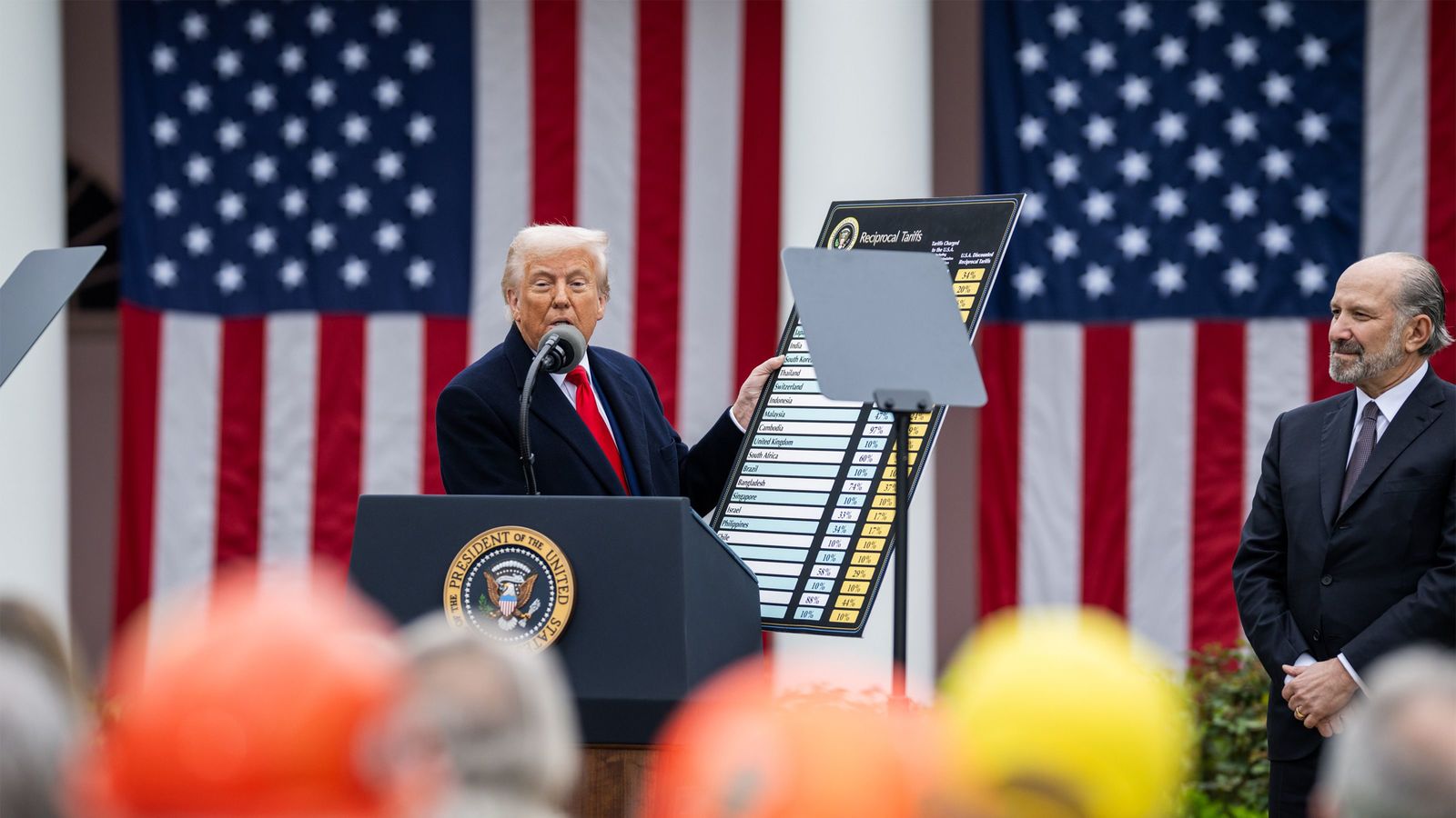 だからアメリカでは｢大卒より専門学校卒｣派が増えている…｢トランプ関税｣で今後年収が上がる人気職業の名前 近い将来､日本でも同じ現象が起きる