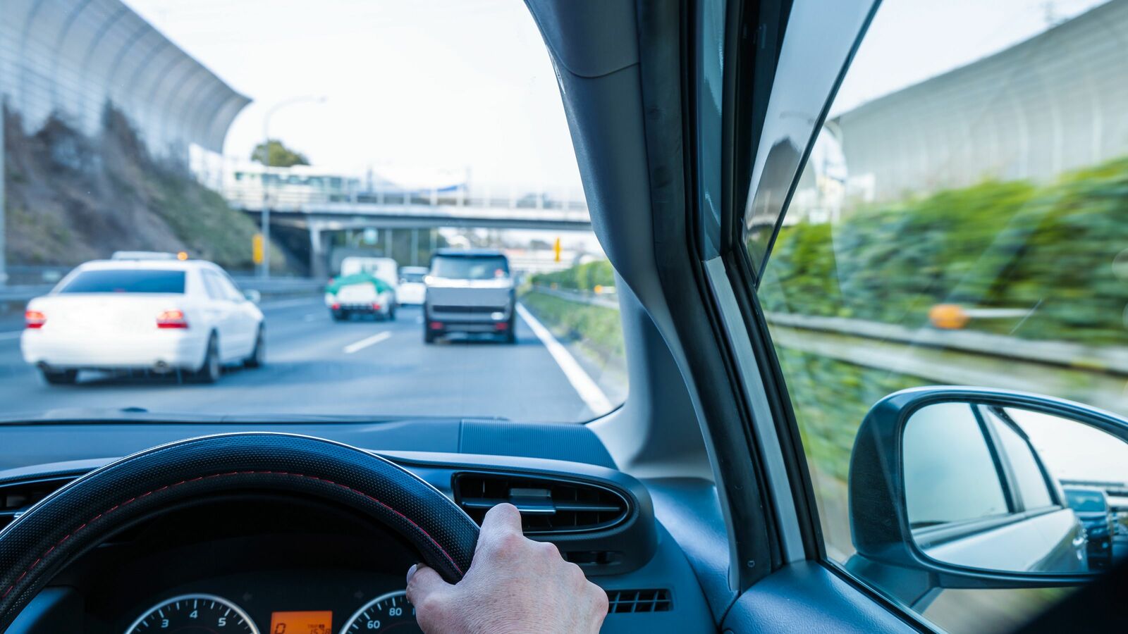 スピード違反で捕まらない人､反則金で済む人､前科がつく人の境界線は…弁護士が注意促す｢仕事を失うケース｣ "スピード違反で刑事処分"が多発する場所