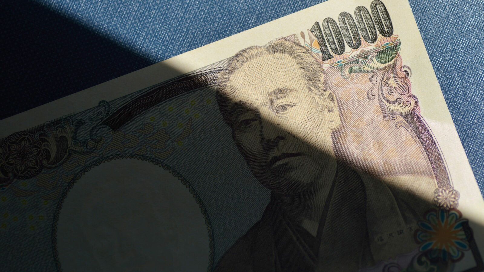 これは見えない大増税だ…利上げしない政府･日銀が国民のお金を年30兆円も溶かしているのをご存じか ｢金利上昇で1000兆円以上の国債を抱える政府は大変｣の勘違い