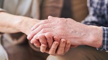 これをしないと家族と最後のお別れすらできない…子供と離れて暮らす高齢者が今すぐやるべき｢終活｣とは