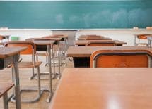 公立小中に4万人いる常勤講師の差別待遇