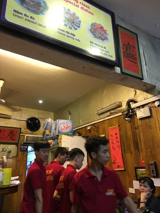 若者の層が厚いベトナムには「職がない」という雇用問題が潜在する(ハノイにて)