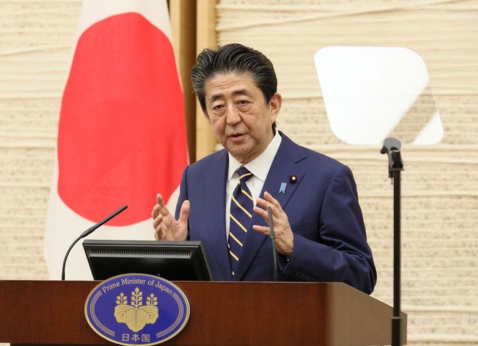 令和2年4月7日、安倍内閣総理大臣記者会見