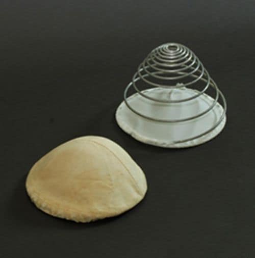 ブラパット（出典＝『<a href="https://www.amazon.co.jp/exec/obidos/ASIN/4833425025/presidentjp-22" target="_blank">ブラジャーで天下をとった男 ワコール創業者 塚本幸一</a>』）