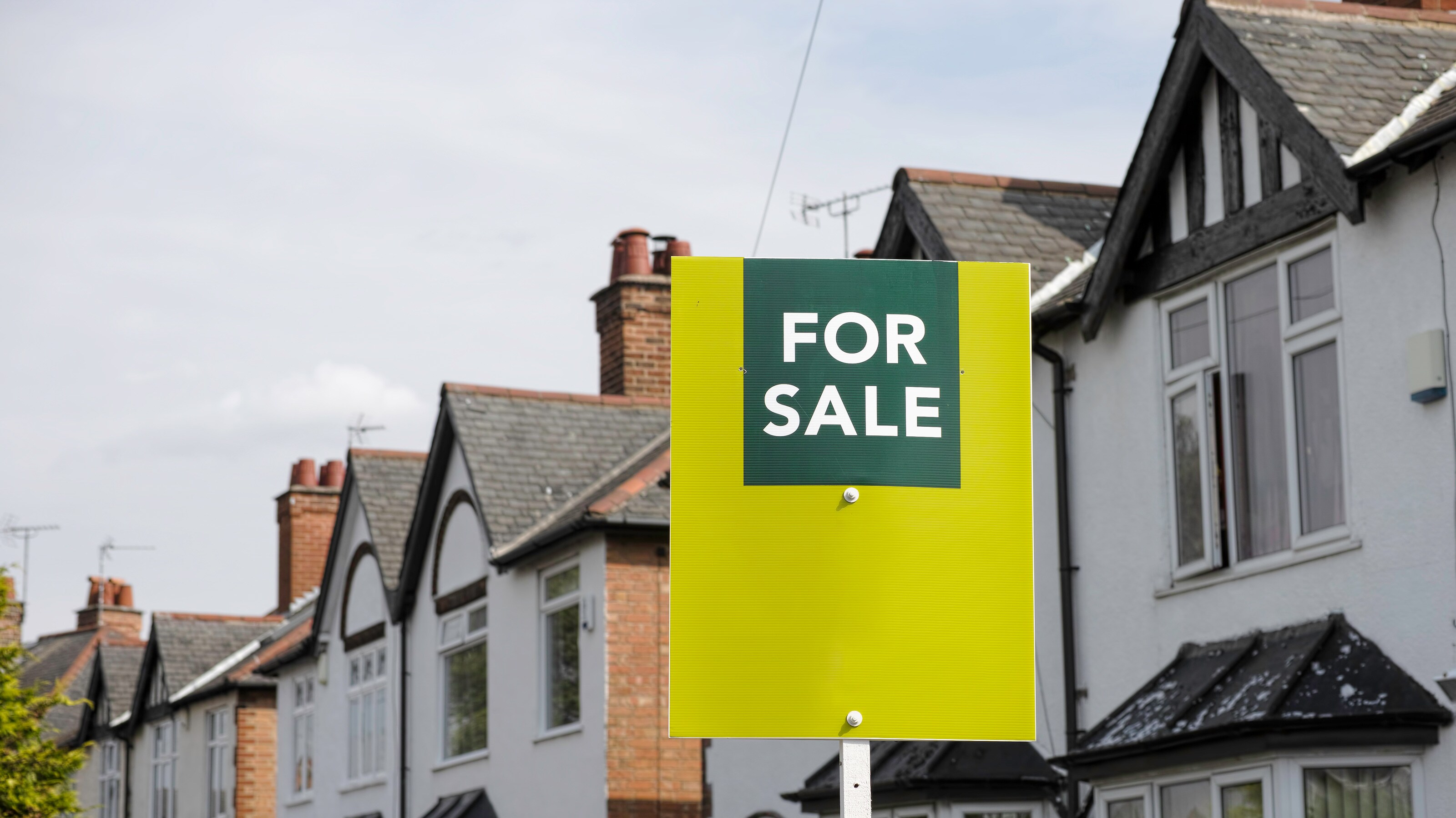 いま手元に1億円があるなら 不動産 太陽光発電 にも分散投資すべき理由 株だけで1億円 より安定性が高い President Online プレジデントオンライン