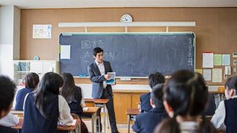驚異の区立中｢中1が中3数学をスラスラ解く!｣