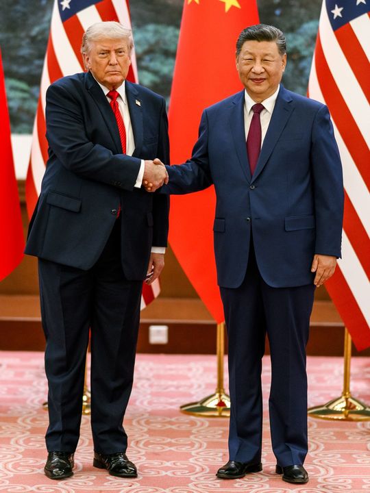 2026年5月14日、中国・北京の人民大会堂にて、中国共産党総書記兼国家主席である習近平氏との歓迎式典に臨むトランプ米大統領