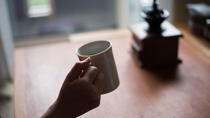コーヒーを入れて飲む、朝の習慣