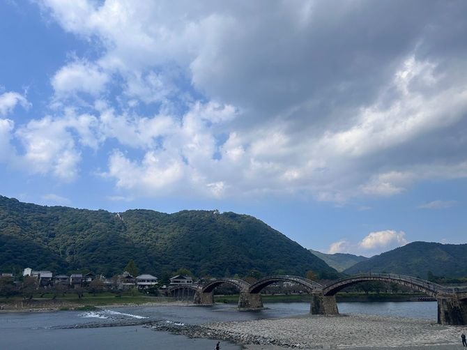 宇野千代ゆかりの錦帯橋。