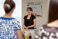取材当日は、中国語、英語、日本語の3カ国語を使いこなす香港系カナダ人社員が英語でスピーチ。