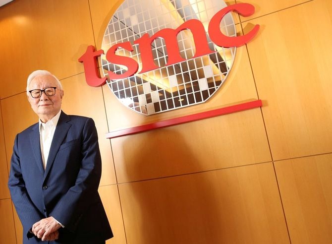 台湾政府が自国の半導体産業育成のためにアメリカからヘッドハントし、後にTSMCの創業者となったモリス・チャン（張忠謀）氏。
