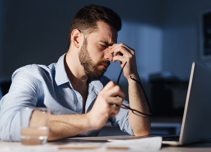 デキる人の「寝ずに頑張った」は多分ウソ しっかり寝ないと仕事はできない