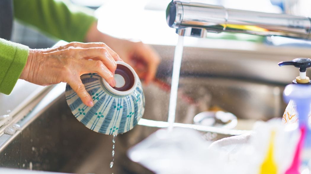 だから｢介護施設｣に入るのはリスクが高い…88歳医師｢高齢者が絶対にやめてはいけない日常的な活動の種類｣ 自分で身の回りのことができなくなると急速に衰える