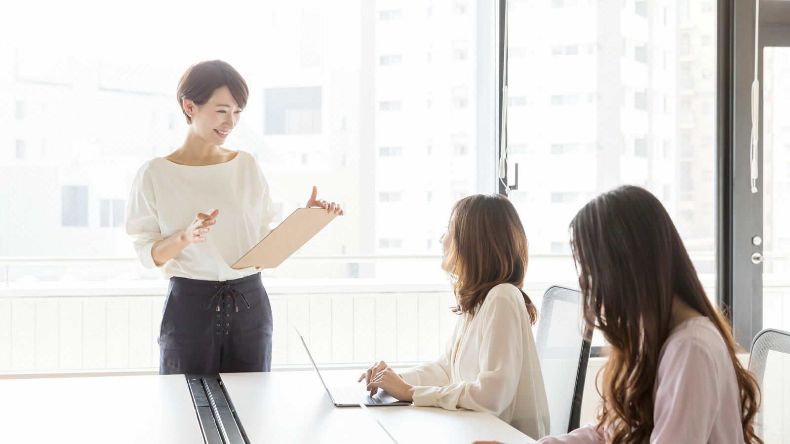 ｢褒めるところが一つもない…｣そんな部下をやる気にさせるすごい"承認フレーズ" 部下を褒めるポイントは｢成果｣だけではない