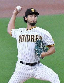 ジャイアンツ戦で力投するパドレス先発のダルビッシュ有投手＝2021年4月30日、アメリカ・サンディエゴ（写真＝時事通信フォト）