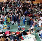 物資不足が避けられない避難生活では、身近な用品の賢い活用法を知っておくことが大いに助けになるだろう。（Bloomberg／Getty Images＝写真）