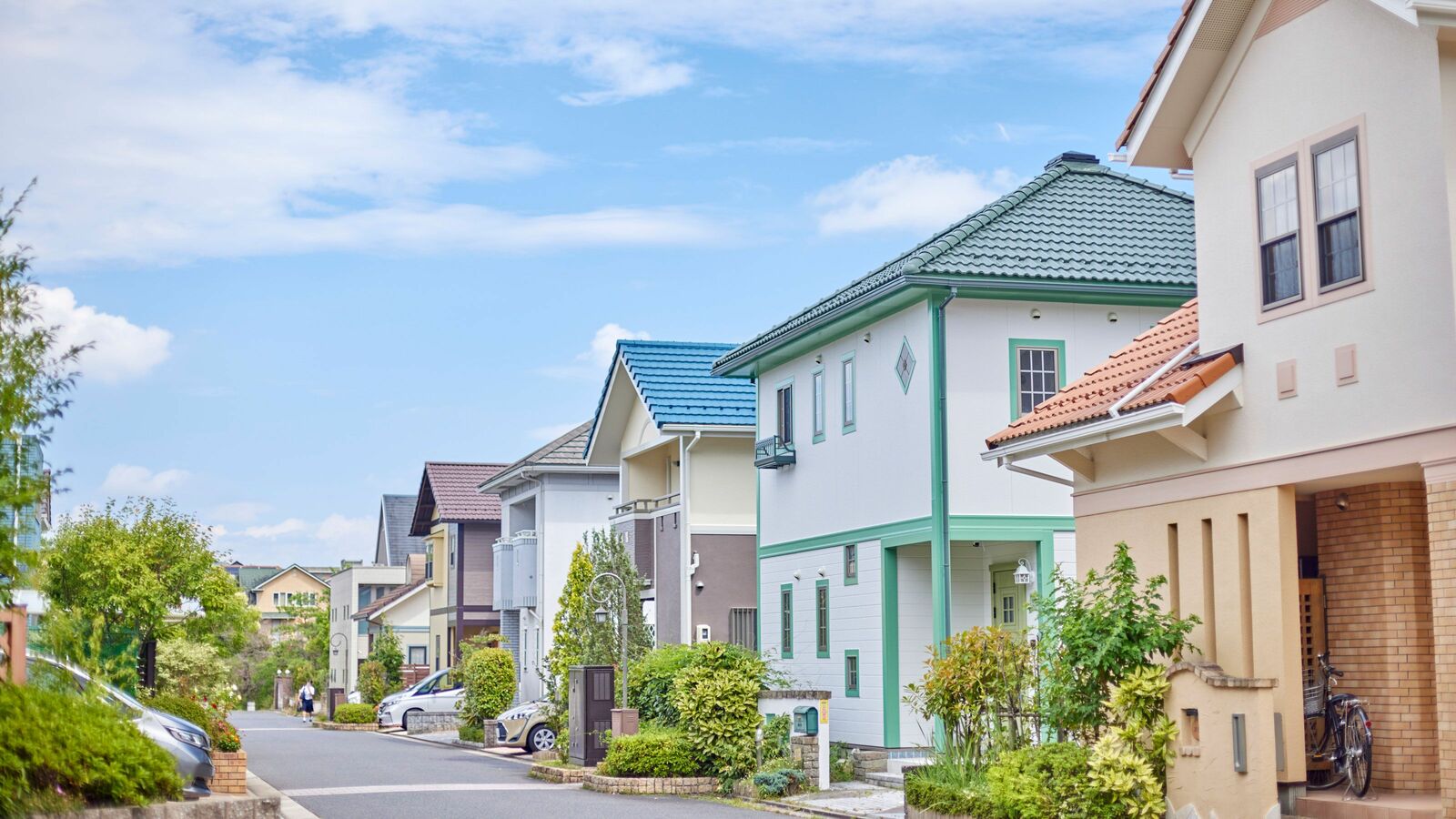 冷暖房ランニングコストが安いのは｢平屋より2階建て｣…一級建築士が｢それだけはやめろ｣という家の"方角"は 表面積が増えると光熱費がかさむ…お金が増える家･減る家の間取り図