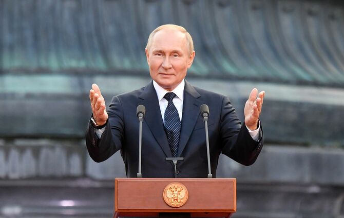 ロシア建国1160周年を祝うイベントで演説するプーチン大統領＝2022年9月21日