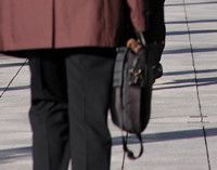 48歳で再就職を目指したが、7社のうち書類で3社落ち、面接で4社落ちた<br><strong>吉村宗夫 54歳</strong><br>福島県の高校卒業後、雪印食品に入社。福島県の工場で主にハムやソーセージの加工に携わる。2002年、牛肉偽装事件の影響で失職。失業手当も切れ、不本意ながら04年12月から派遣社員に。家族は妻と息子2人。現在、求職中。<br>※写真と本文は無関係です。
