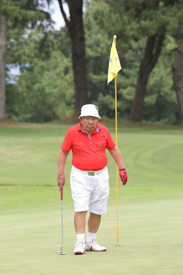 土曜日にゴルフを楽しむ鈴木修氏