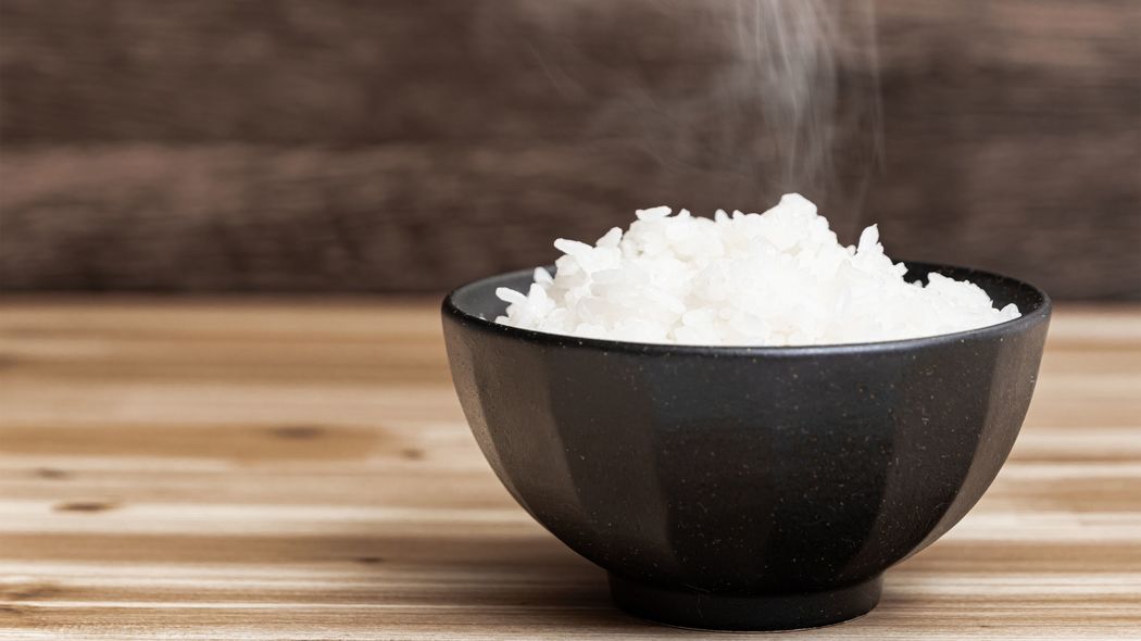 白米を炊くときに｢大さじ1杯｣加えるだけ…食事制限よりも肥満予防になる｢コンビニで買える最強の一品｣
