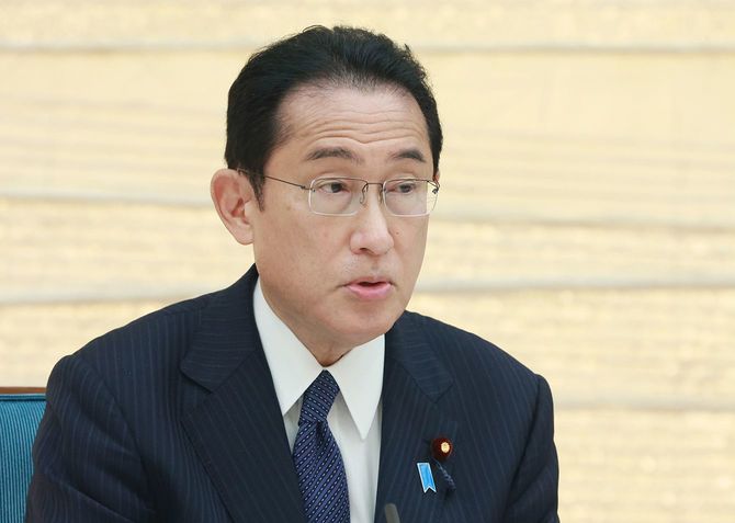 経済財政諮問会議・新しい資本主義実現会議の合同会議で発言する岸田文雄首相＝2022年6月7日、首相官邸