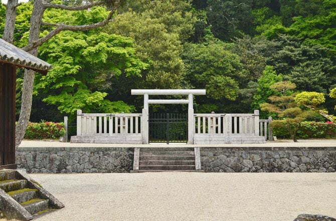 崇峻天皇倉梯岡陵 拝所