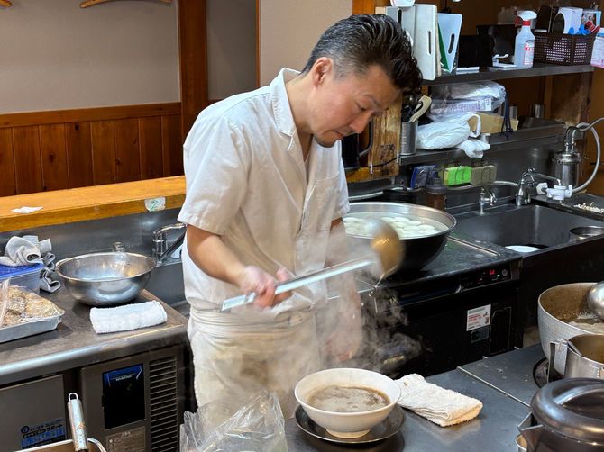 店主の井上翼さん