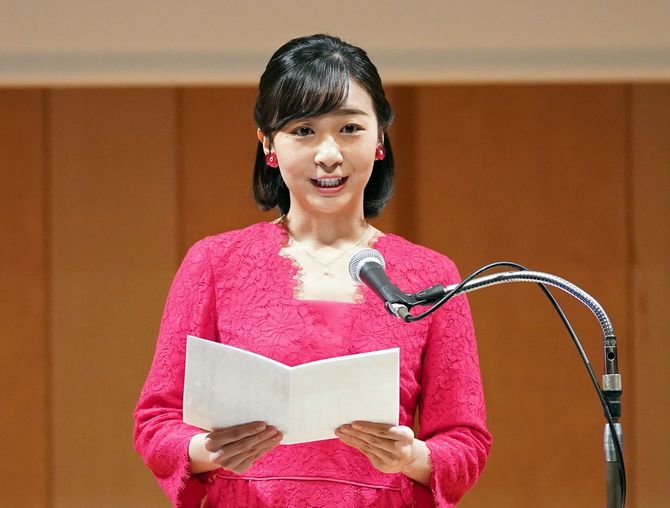 日本テニス協会の創立100周年記念式典であいさつされる秋篠宮家の次女佳子さま＝2023年1月25日、東京都港区［代表撮影］