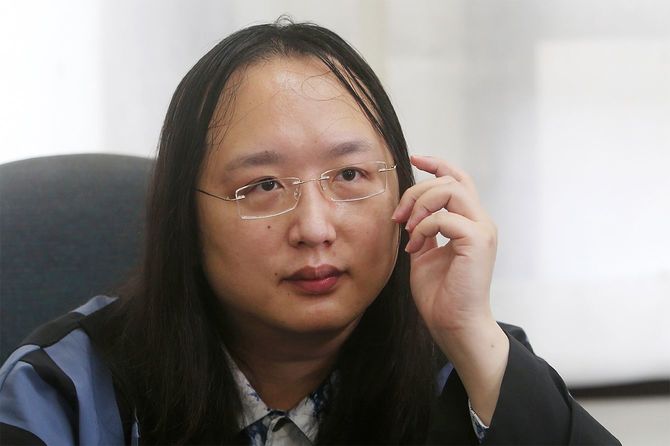AP通信のインタビューに答える台湾デジタル大臣のオードリー・タン氏＝2020年12月10日