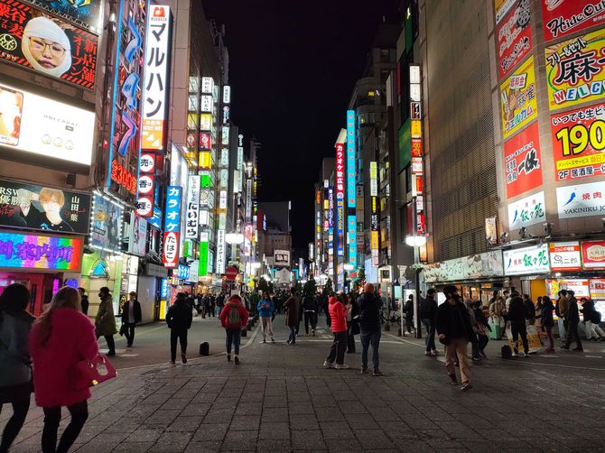 チェーンの飲食店が多い歌舞伎町一丁目にもぼったくり店はあるが...