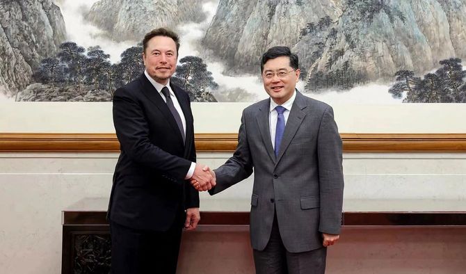 イーロン・マスク氏と秦剛元外相